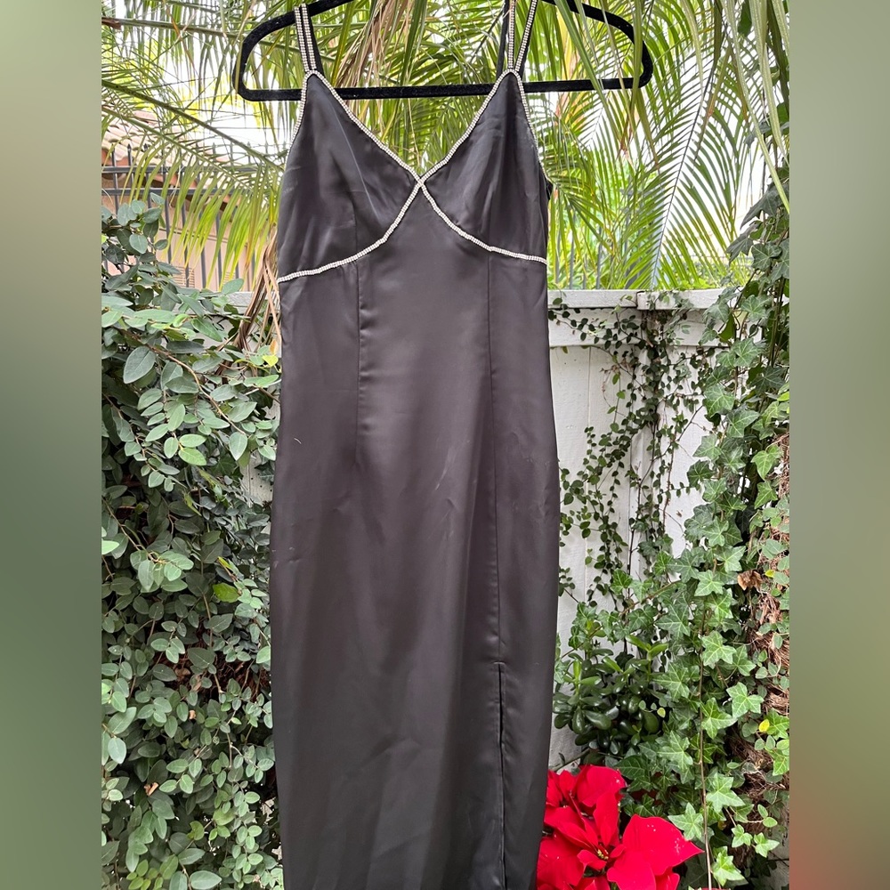 Teens slim black homecoming dress